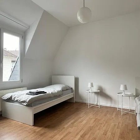 Firmenquartier24 Im Dg In Apartment *